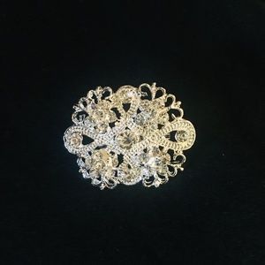 💥Host Pick💥 1” Silver Brooch w/White Rhinestones